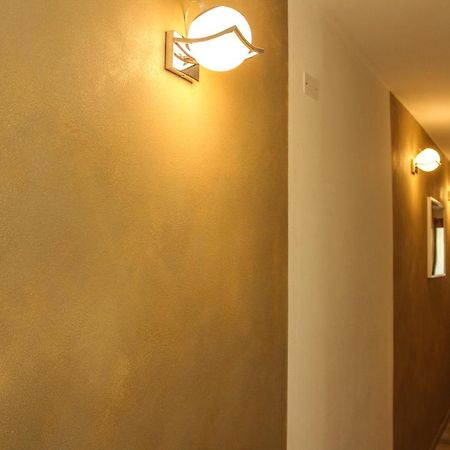 B&B L'Arte E Di Casa มีราโน ภายนอก รูปภาพ