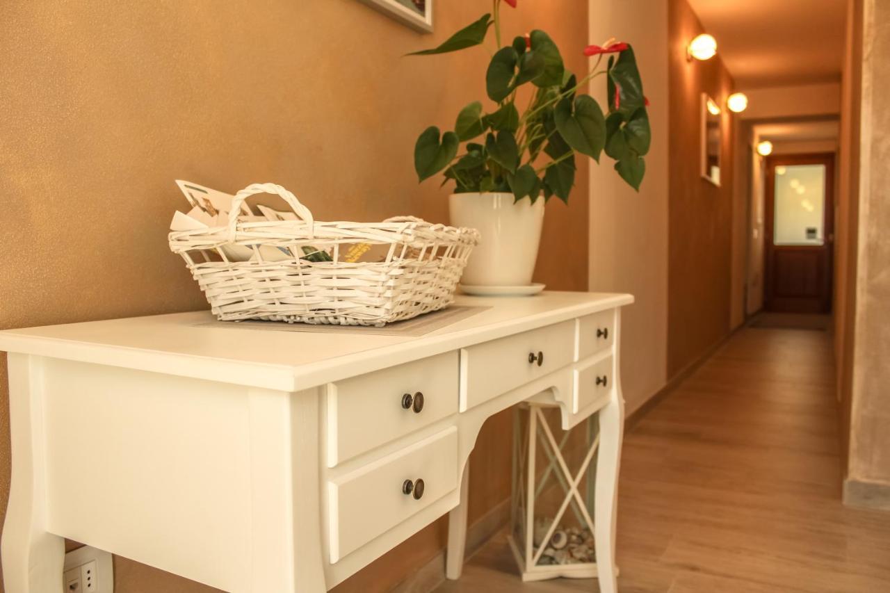 B&B L'Arte E Di Casa มีราโน ภายนอก รูปภาพ