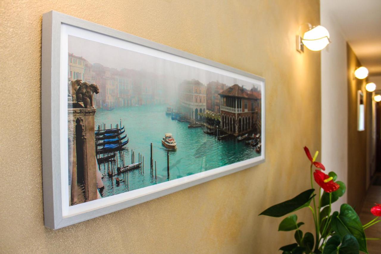 B&B L'Arte E Di Casa มีราโน ภายนอก รูปภาพ