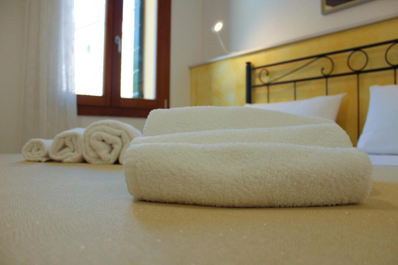 B&B L'Arte E Di Casa มีราโน ภายนอก รูปภาพ